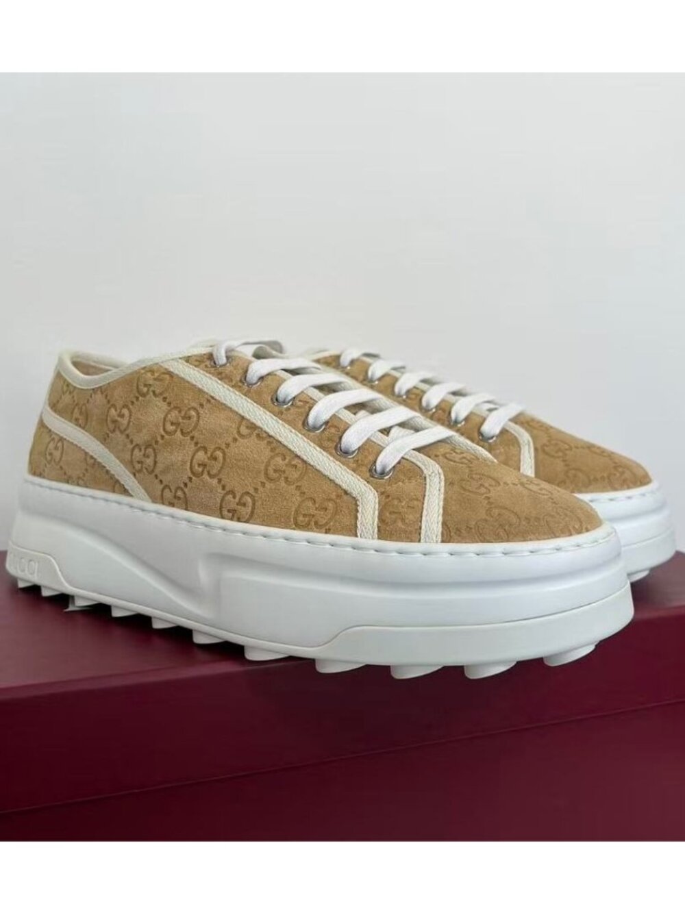 Gucci Women’s Tennis 1977 Trek GG Suede Platform Sneakers Buttersco EU40 796294 - Picture 3 of 14